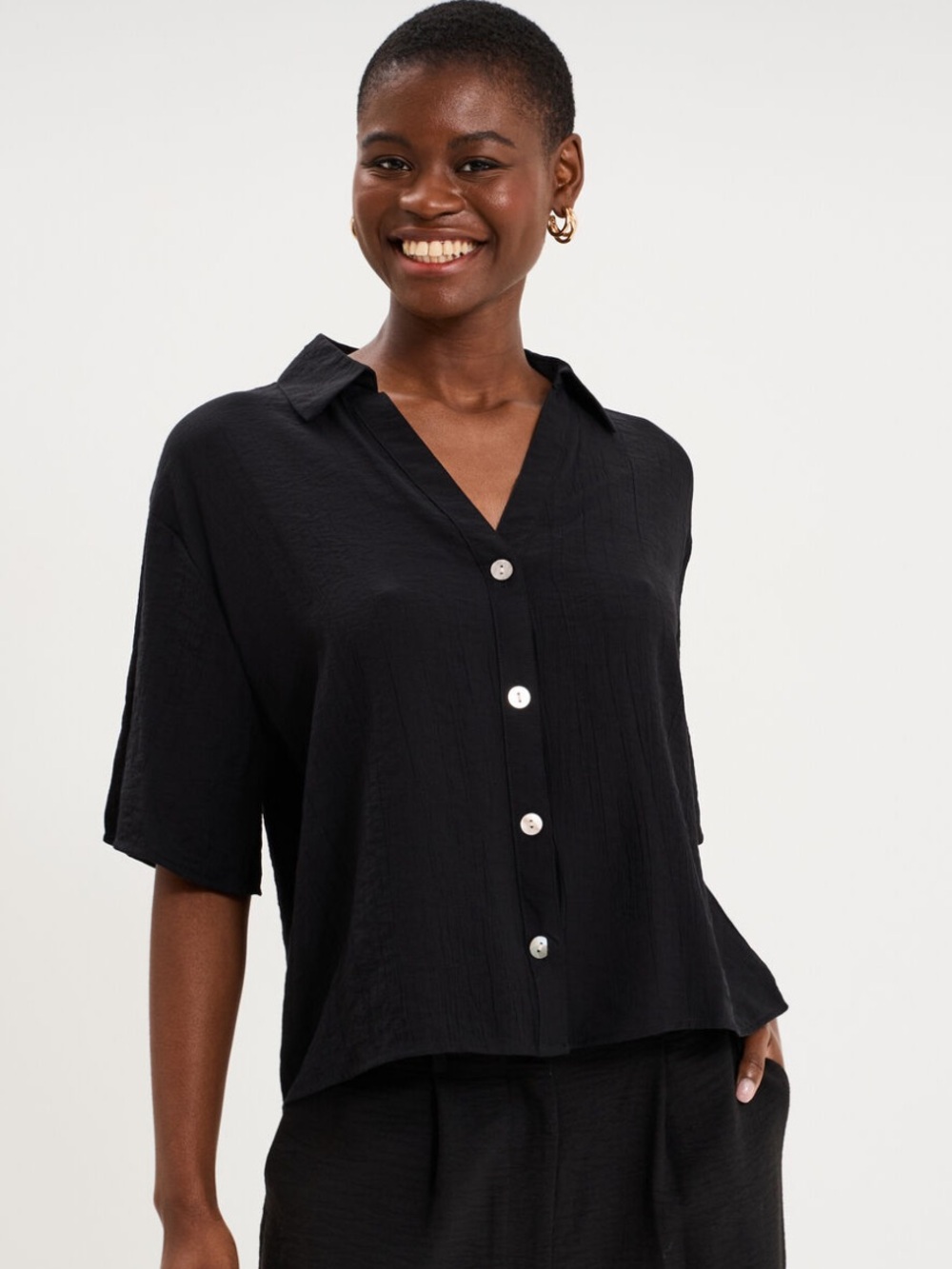 Zara Black Short-Sleeve Button-Down Shirt